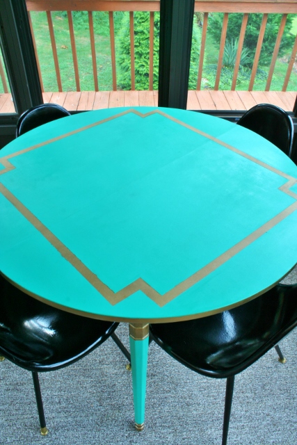 painting-laminate-furniture-emerald-green-pantone