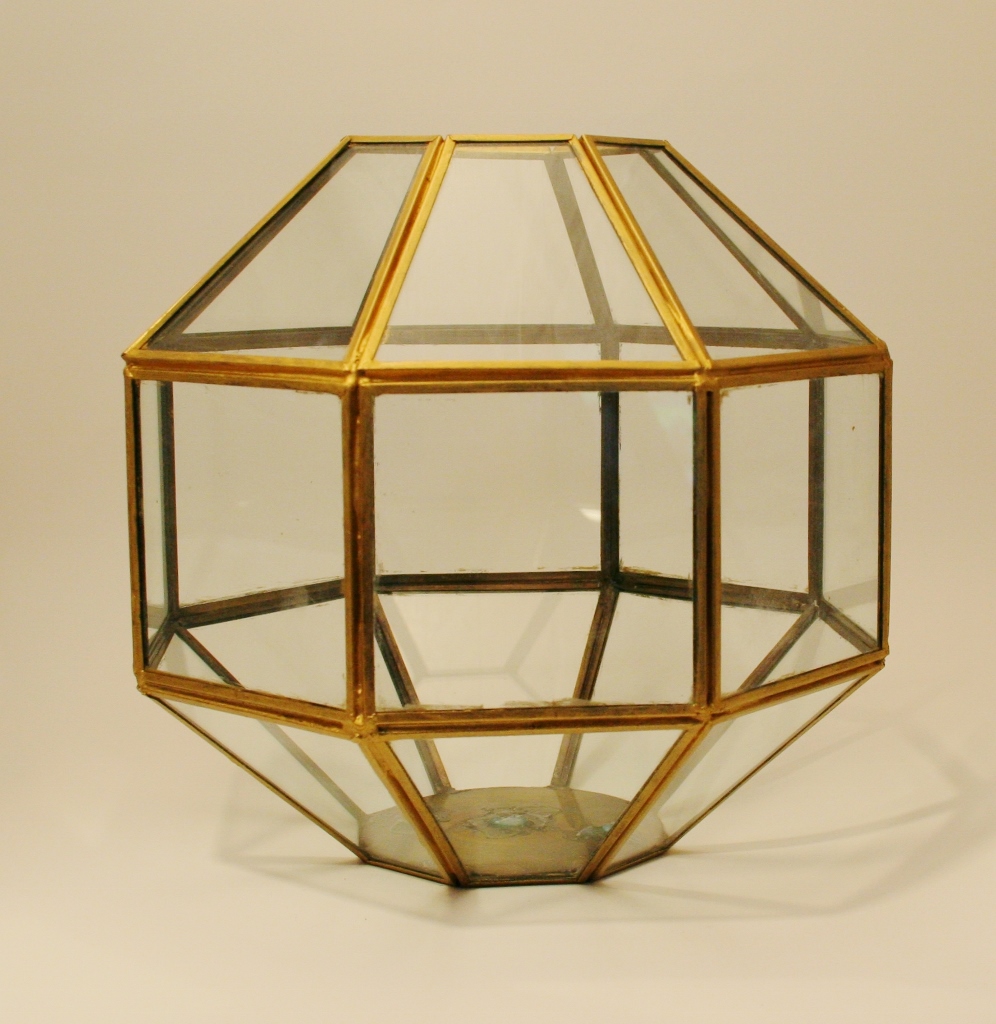Remodelaholic, Terrarium to Geometric Pendant Light