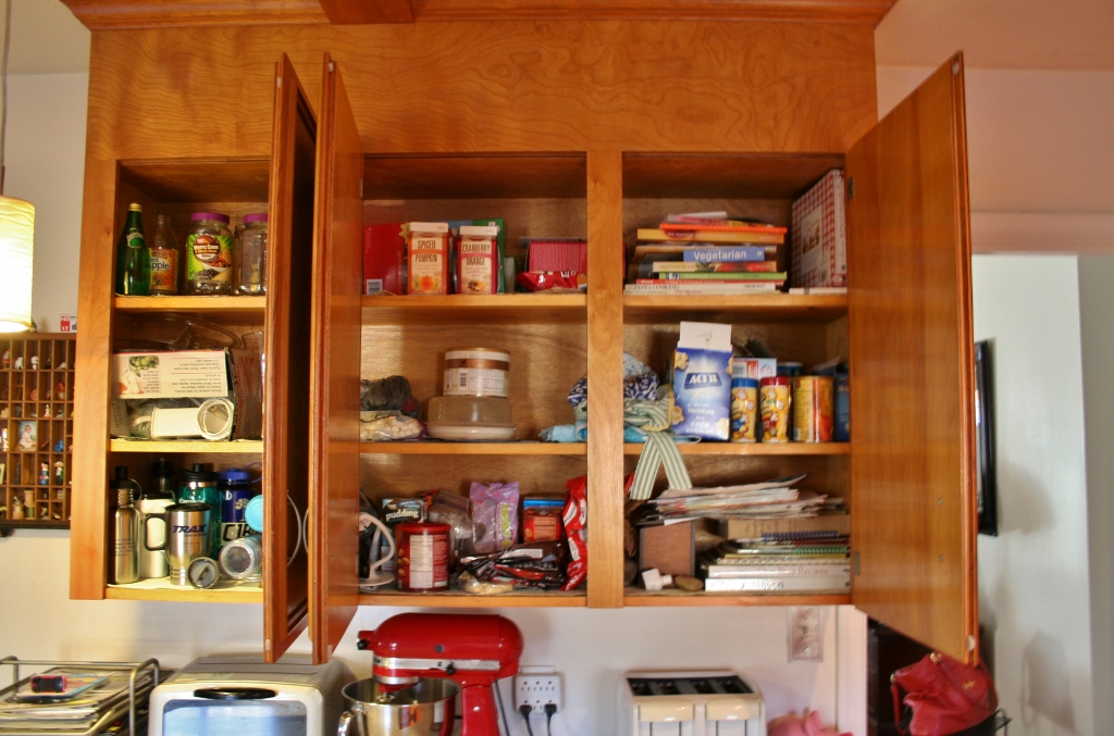 Organizing a Kitchen with Cork Message Center | www.rappsodyinrooms.com