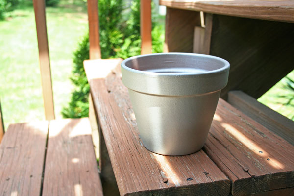 Painting a Patriotic Planter | www.rappsodyinrooms.com  #patriotic #redwhiteandblue #july4th #independenceday