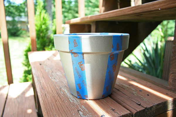 Painting a Patriotic Planter | www.rappsodyinrooms.com  #patriotic #redwhiteandblue #july4th #independenceday