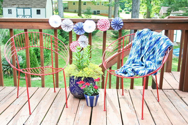 Painting a Patriotic Planter | www.rappsodyinrooms.com  #patriotic #redwhiteandblue #july4th #independenceday