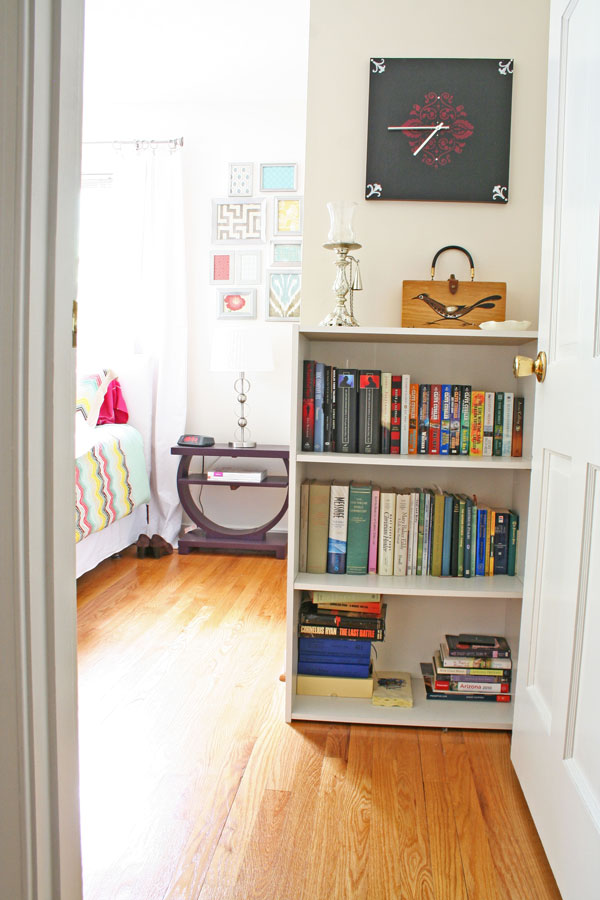 Styling a Bookcase with Memories and Mementos | www.rappsodyinrooms.com