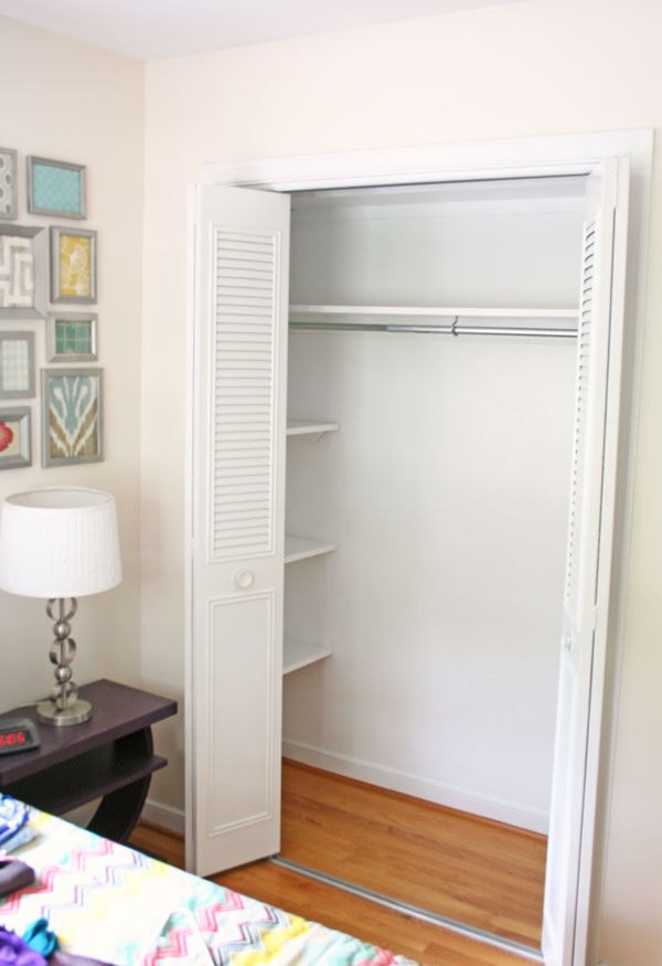 To Color or Not to Color: Painting a Closet to White to Allow Bigger, Bolder Moments | www.rappsodyinrooms.com