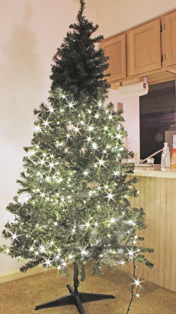 How to Light, Ribbon, and Decorate a Christmas Tree