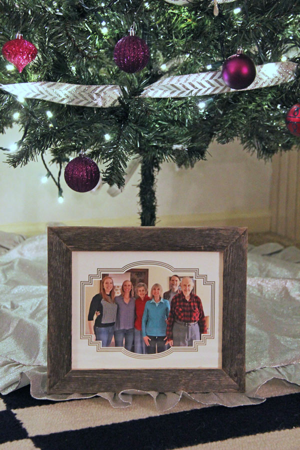 Minted Holiday Photography Gifts | www.rhapsodyinrooms.com